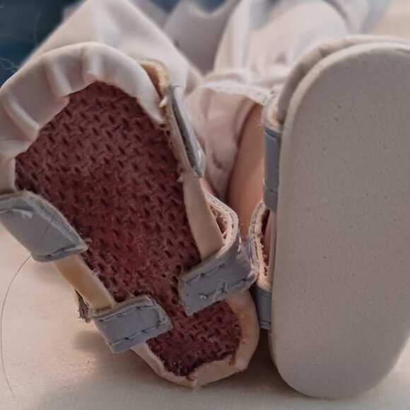 Gotz Mizzi 11 Inch Doll  PLEASE READ DESCRIPTION NO BOX - Picture 5 of 7